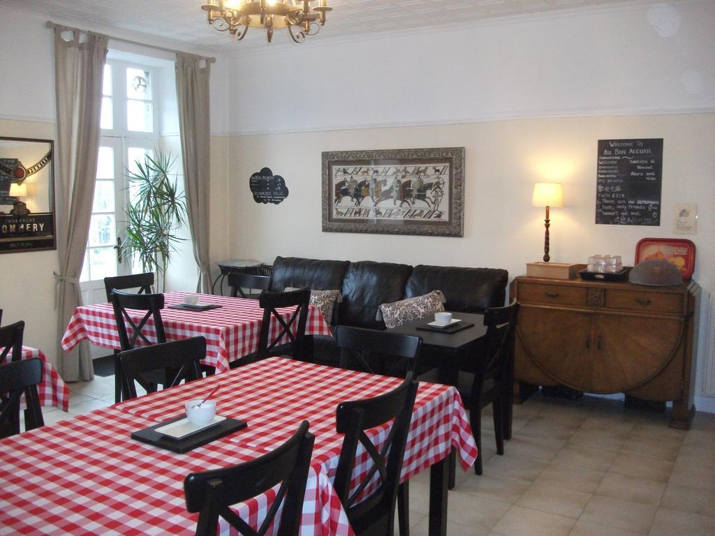 Bed and Breakfast Au Bon Accueil Saint-Marcan Exterior foto