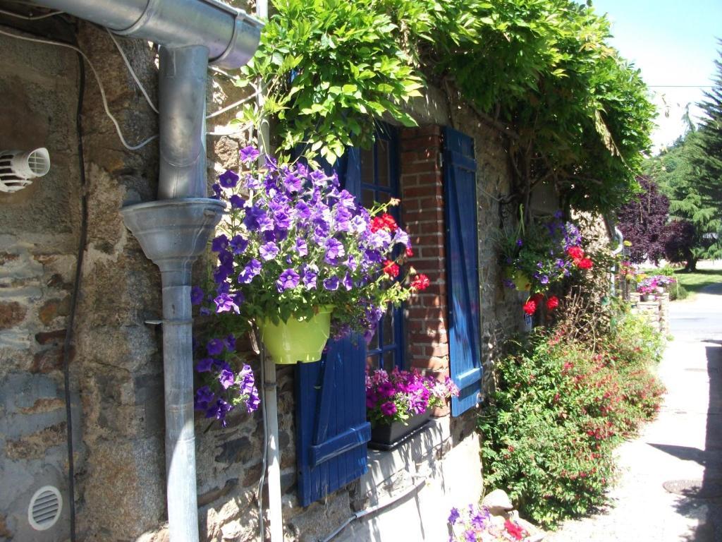 Bed and Breakfast Au Bon Accueil Saint-Marcan Exterior foto